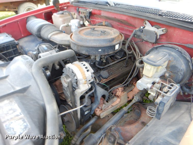 image for item ED9441 1992 Chevrolet C1500 pickup truck