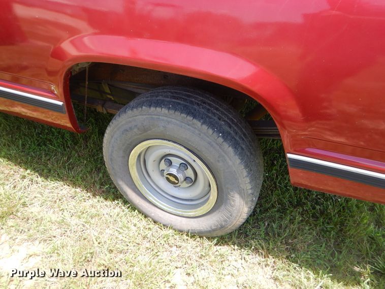 image for item ED9441 1992 Chevrolet C1500 pickup truck