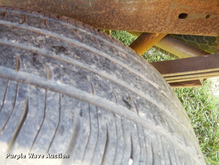 image for item ED9441 1992 Chevrolet C1500 pickup truck