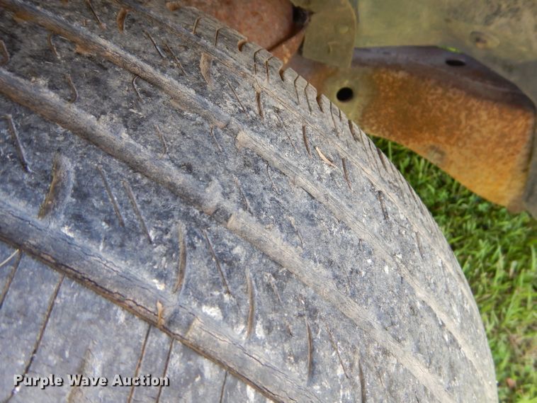 image for item ED9441 1992 Chevrolet C1500 pickup truck