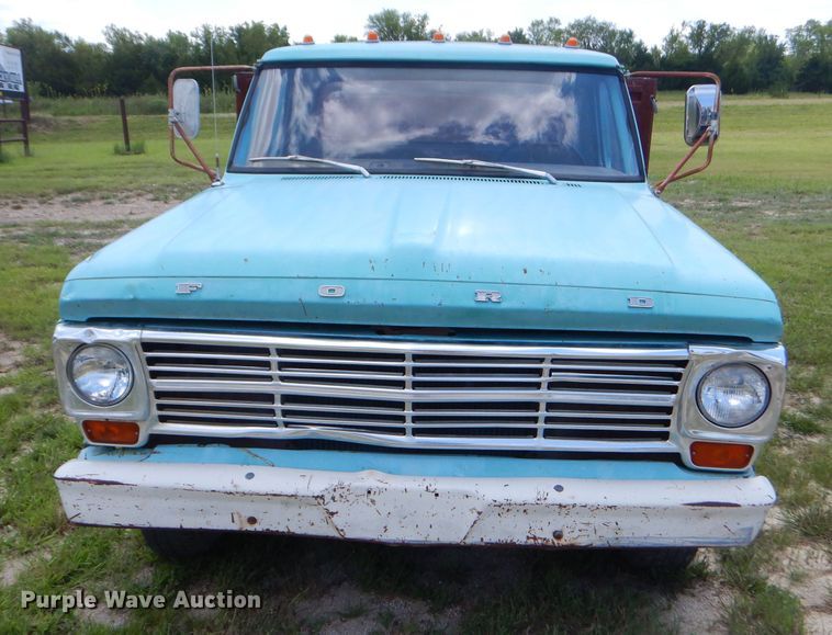 image for item ED9442 Ford F350 pickup truck