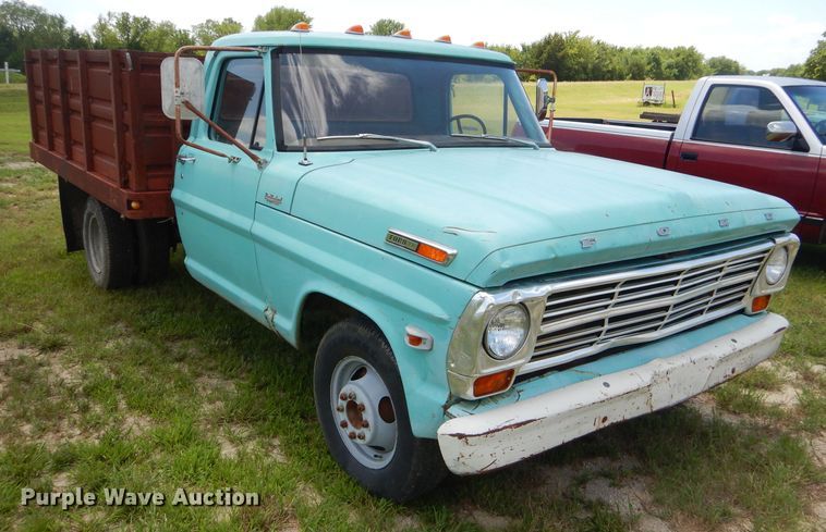 image for item ED9442 Ford F350 pickup truck