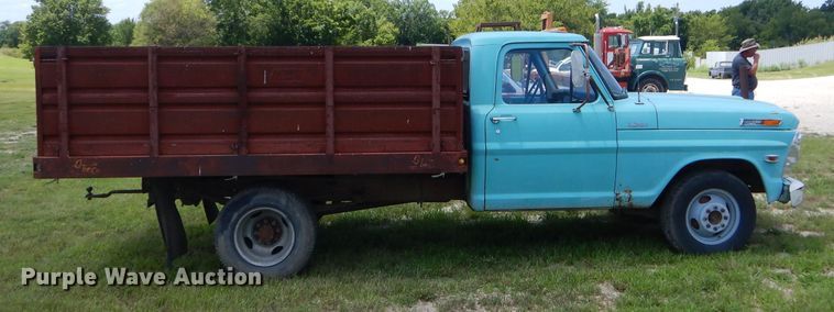 image for item ED9442 Ford F350 pickup truck