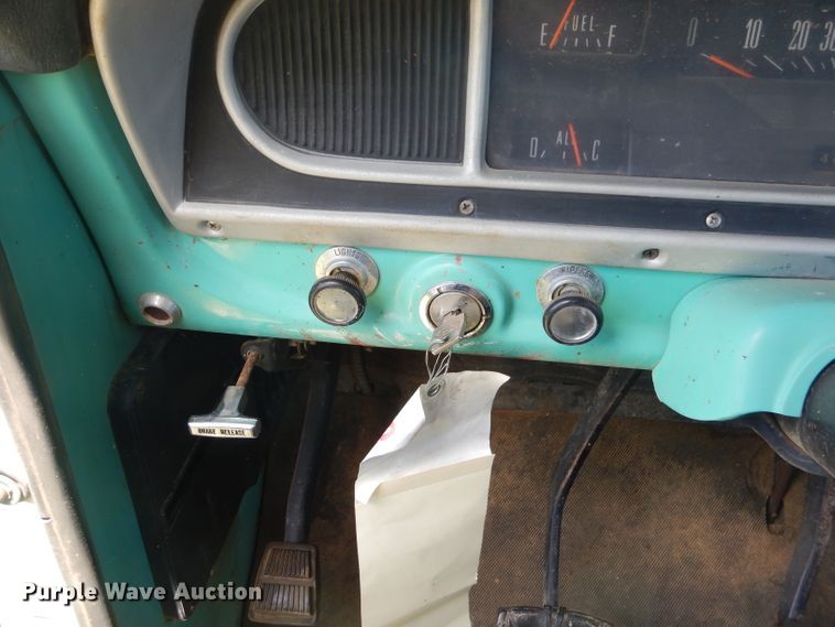 image for item ED9442 Ford F350 pickup truck