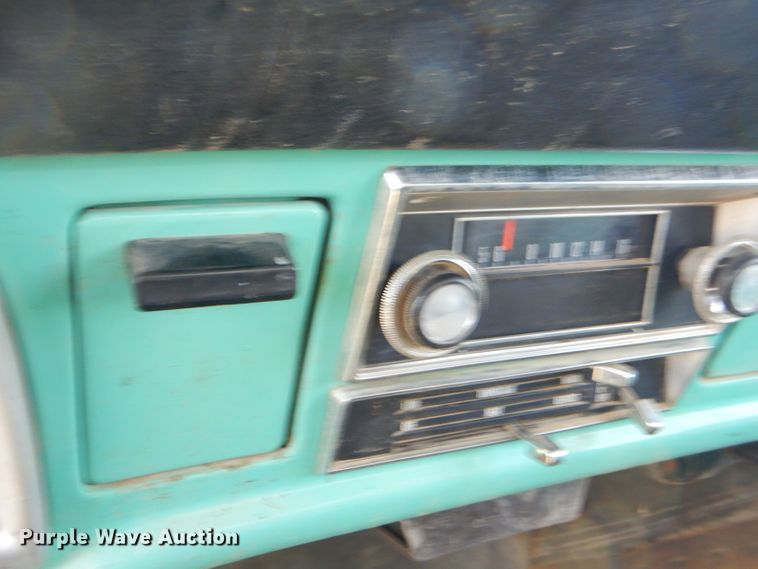 image for item ED9442 Ford F350 pickup truck