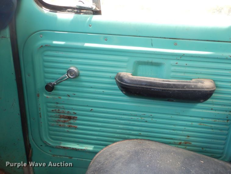 image for item ED9442 Ford F350 pickup truck