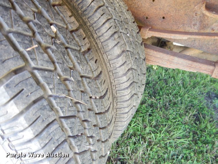 image for item ED9442 Ford F350 pickup truck