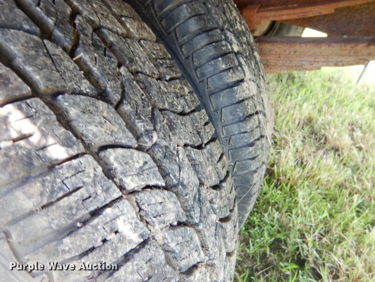 image for item ED9442 Ford F350 pickup truck