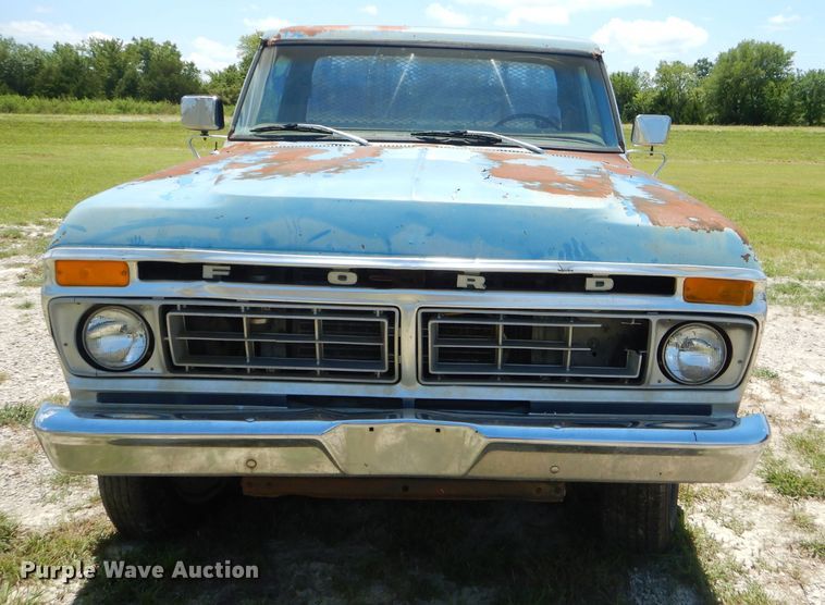 image for item ED9443 1977 Ford F250 pickup truck