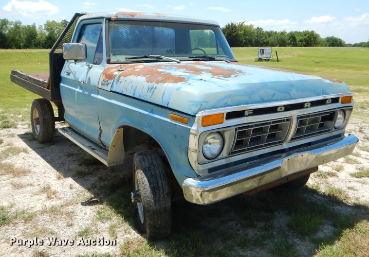 image for item ED9443 1977 Ford F250 pickup truck
