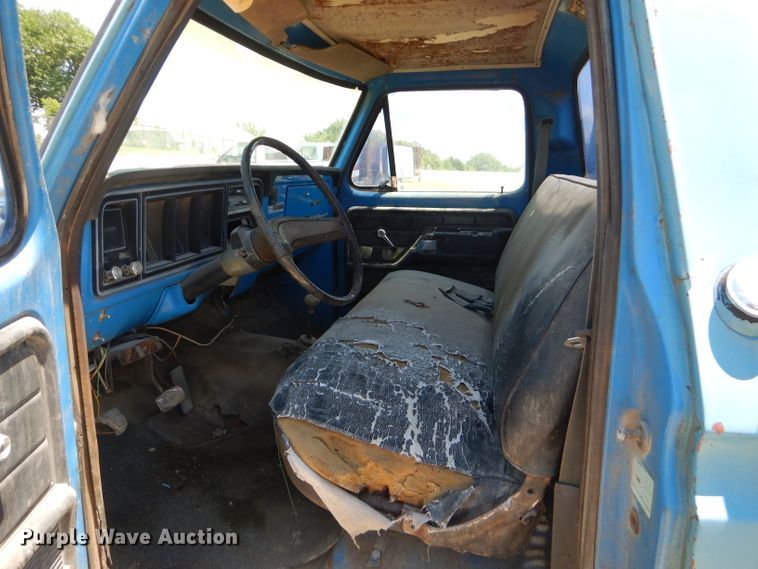 image for item ED9443 1977 Ford F250 pickup truck