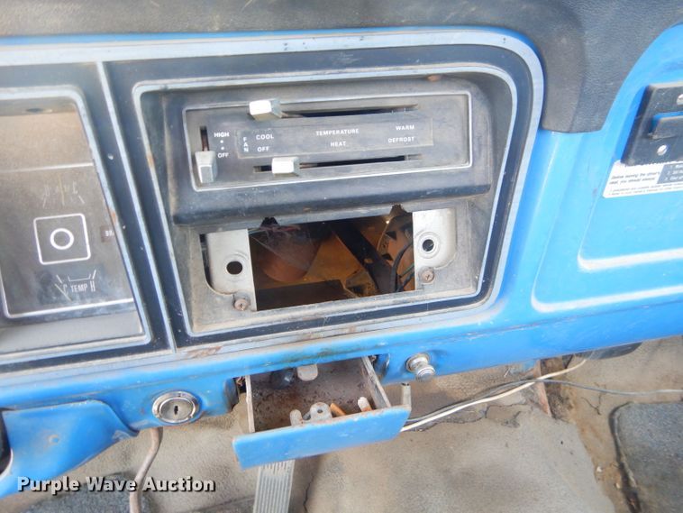 image for item ED9443 1977 Ford F250 pickup truck