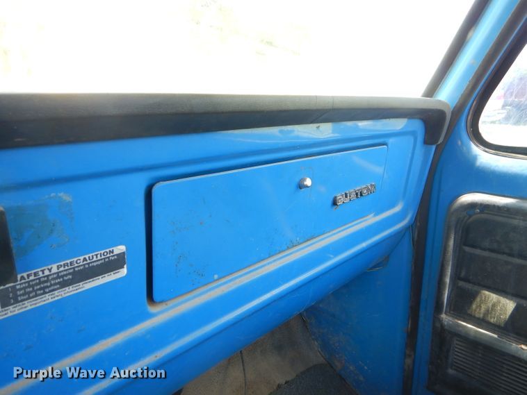 image for item ED9443 1977 Ford F250 pickup truck