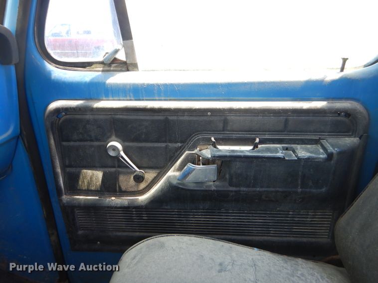 image for item ED9443 1977 Ford F250 pickup truck