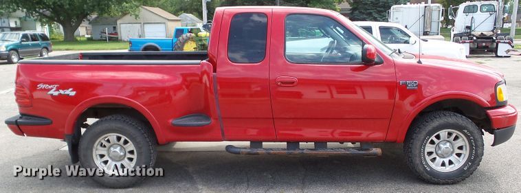image for item EM9823 2002 Ford F150 XLT SuperCab pickup truck