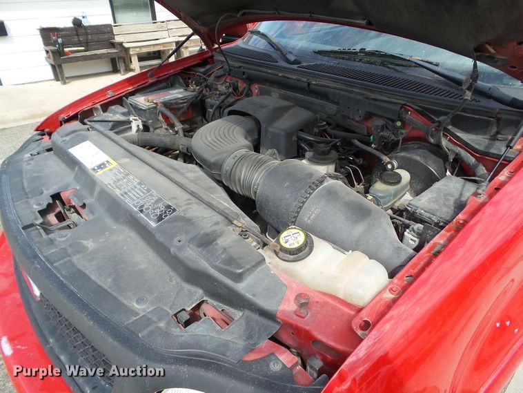 image for item EM9823 2002 Ford F150 XLT SuperCab pickup truck