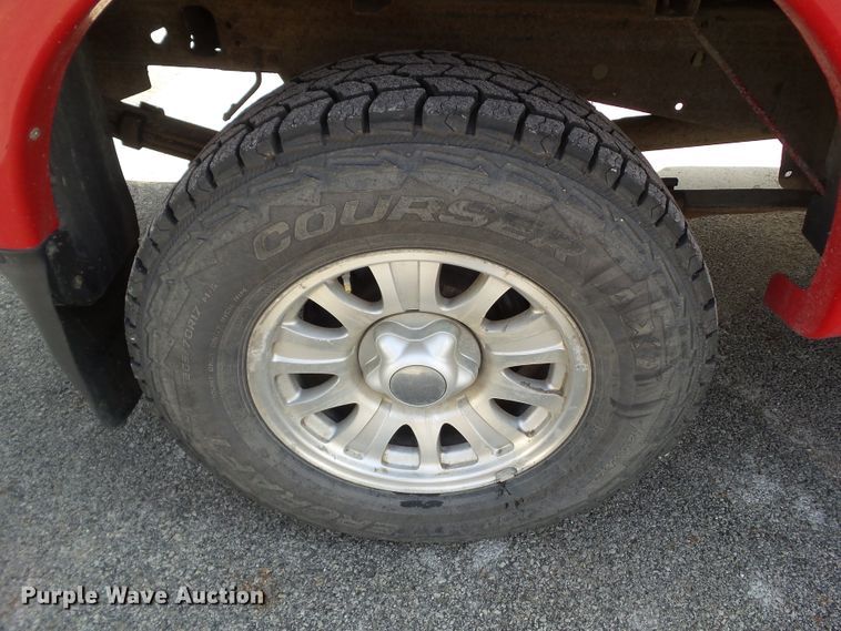 image for item EM9823 2002 Ford F150 XLT SuperCab pickup truck