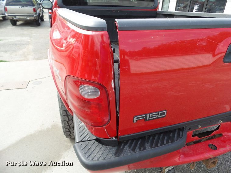 image for item EM9823 2002 Ford F150 XLT SuperCab pickup truck