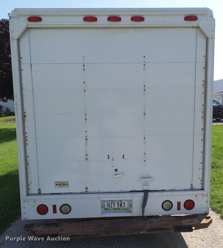 image for item EM9824 1998 Chevrolet P30 delivery truck