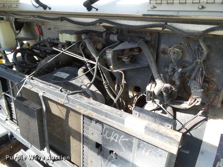 image for item EM9824 1998 Chevrolet P30 delivery truck