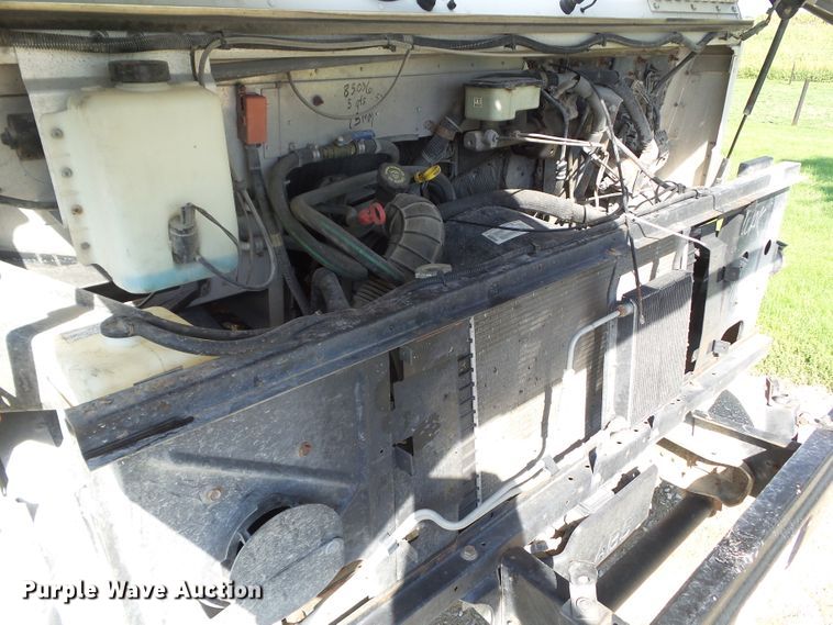 image for item EM9824 1998 Chevrolet P30 delivery truck