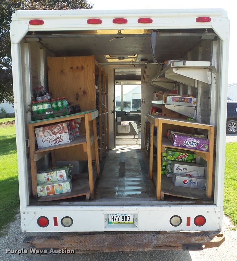 image for item EM9824 1998 Chevrolet P30 delivery truck