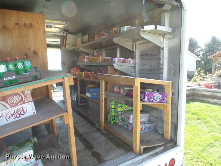 image for item EM9824 1998 Chevrolet P30 delivery truck