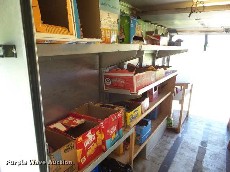 image for item EM9824 1998 Chevrolet P30 delivery truck