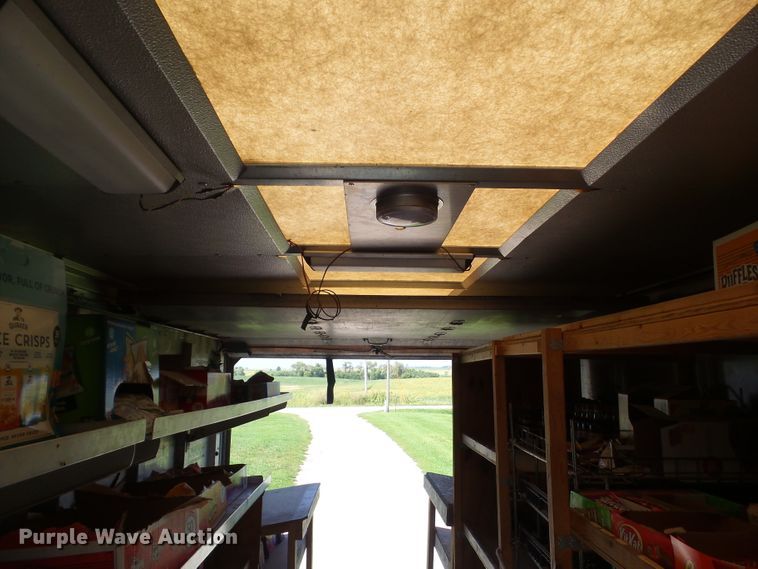 image for item EM9824 1998 Chevrolet P30 delivery truck