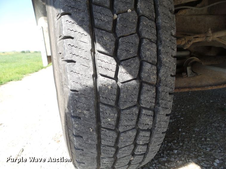 image for item EM9824 1998 Chevrolet P30 delivery truck