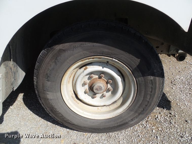 image for item EM9824 1998 Chevrolet P30 delivery truck