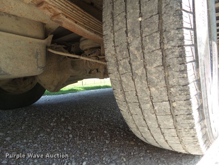 image for item EM9824 1998 Chevrolet P30 delivery truck