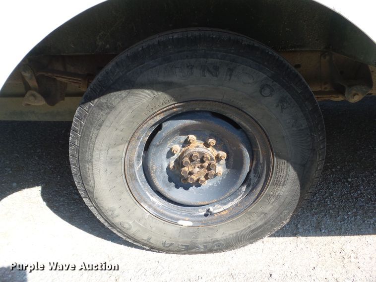 image for item EM9824 1998 Chevrolet P30 delivery truck