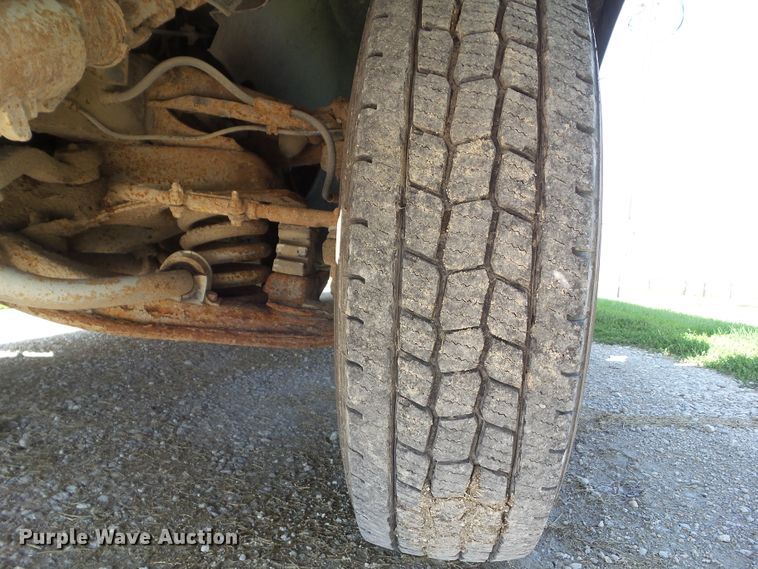 image for item EM9824 1998 Chevrolet P30 delivery truck