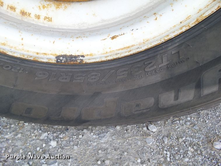 image for item EM9824 1998 Chevrolet P30 delivery truck