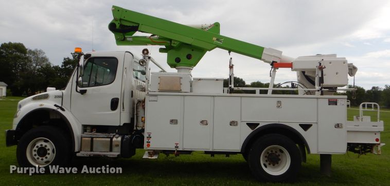 image for item FC9897 2014 Freightliner Business Class M2 bucket truck