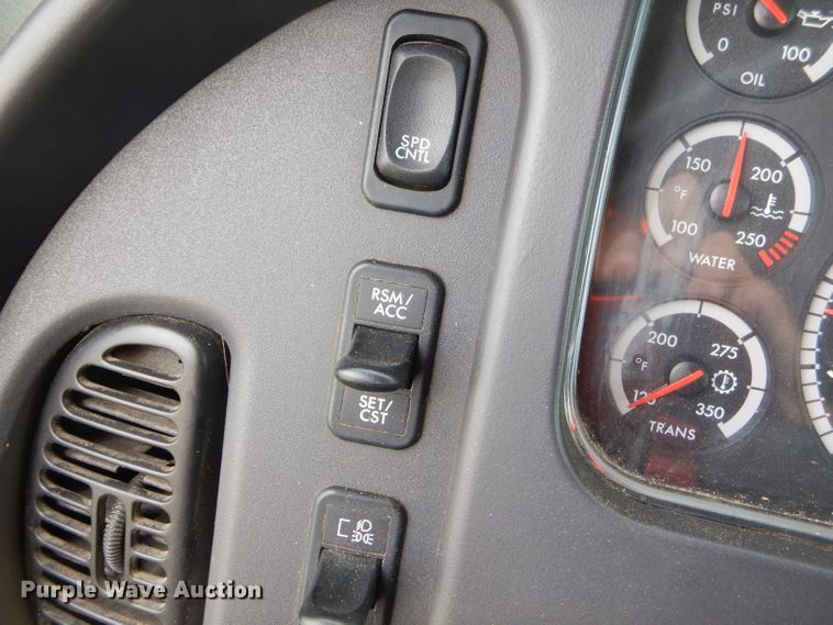 image for item FC9897 2014 Freightliner Business Class M2 bucket truck