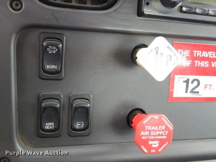 image for item FC9897 2014 Freightliner Business Class M2 bucket truck