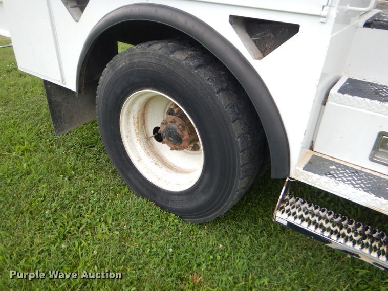 image for item FC9897 2014 Freightliner Business Class M2 bucket truck