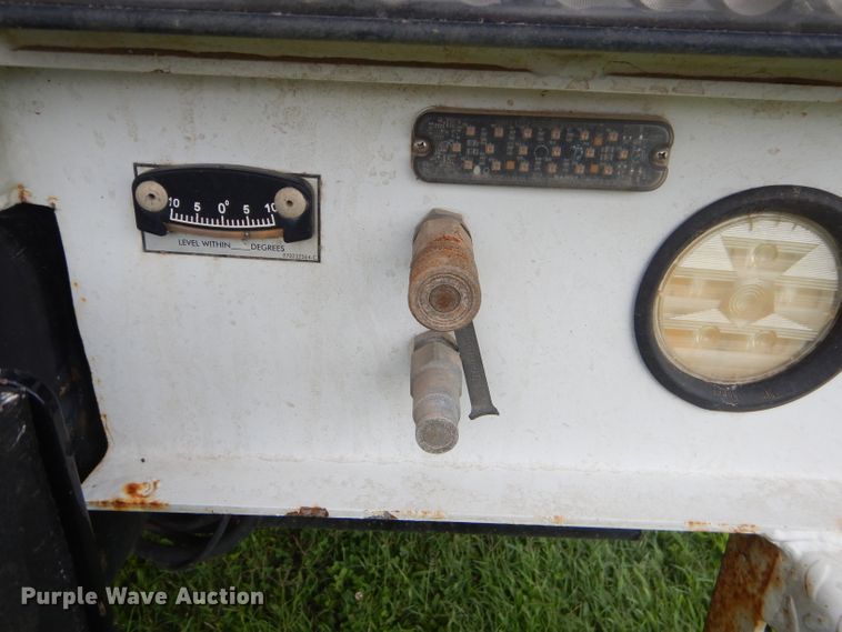 image for item FC9897 2014 Freightliner Business Class M2 bucket truck