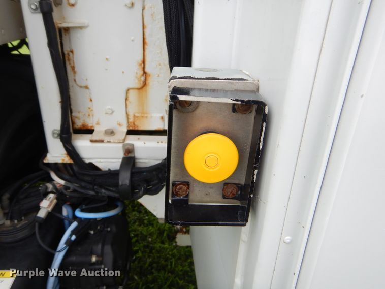 image for item FC9897 2014 Freightliner Business Class M2 bucket truck