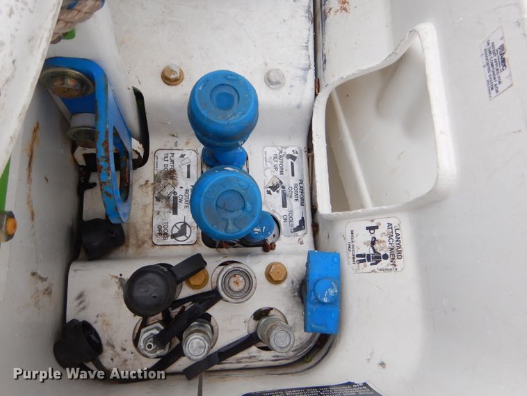 image for item FC9897 2014 Freightliner Business Class M2 bucket truck