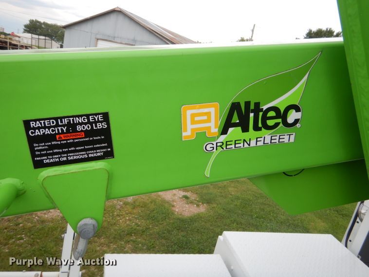 image for item FC9897 2014 Freightliner Business Class M2 bucket truck