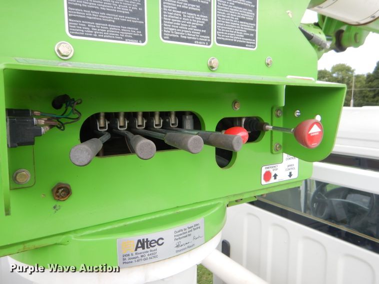 image for item FC9897 2014 Freightliner Business Class M2 bucket truck