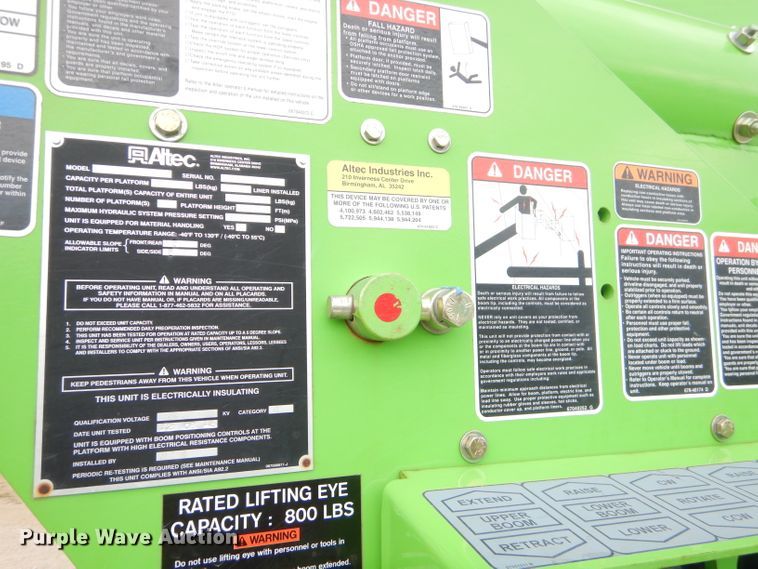 image for item FC9897 2014 Freightliner Business Class M2 bucket truck