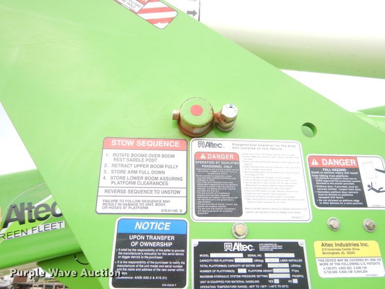 image for item FC9897 2014 Freightliner Business Class M2 bucket truck