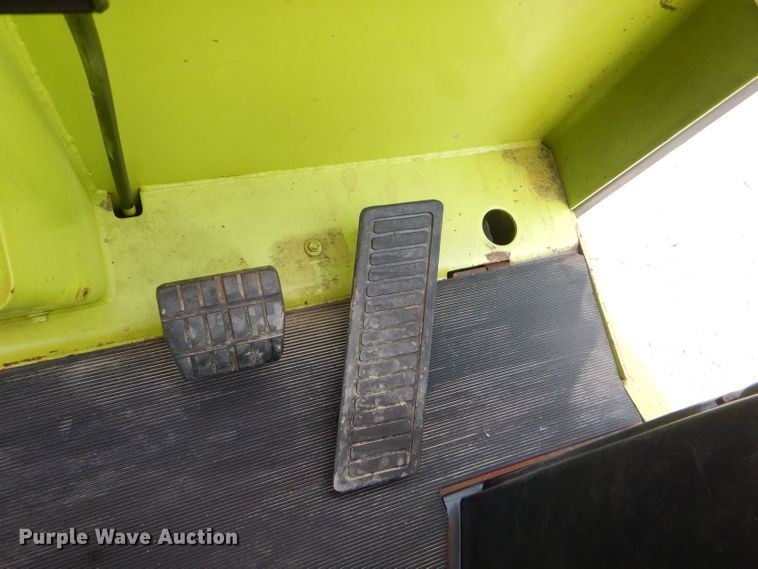 image for item FC9899 Clark forklift