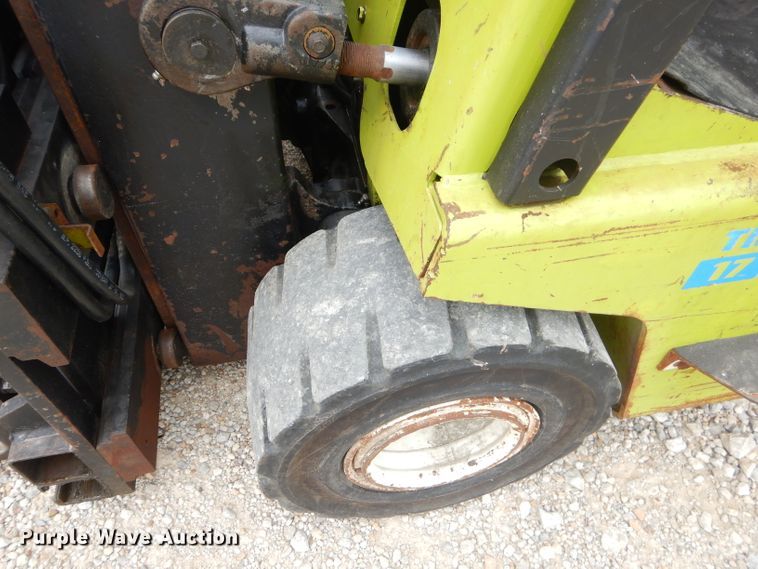 image for item FC9899 Clark forklift