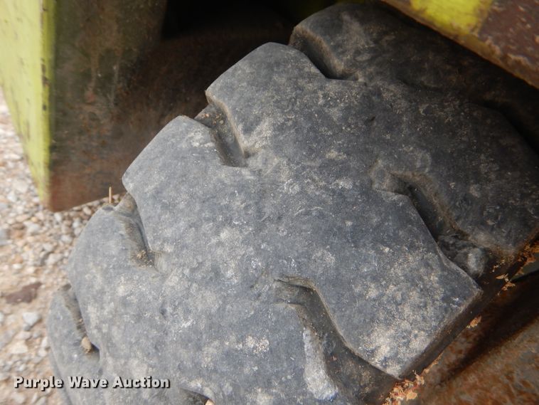 image for item FC9899 Clark forklift