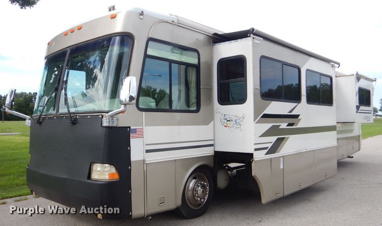 image for item FC9900 2003 Safari Cheetah RV